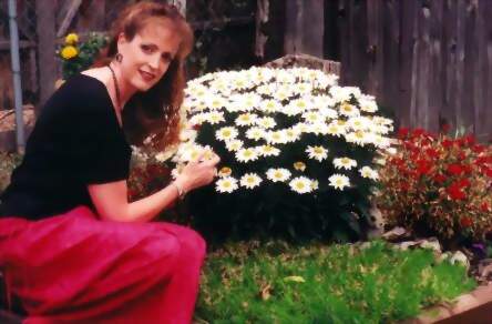 Musiclady and her daisies....but who wants to see the daisies!?
